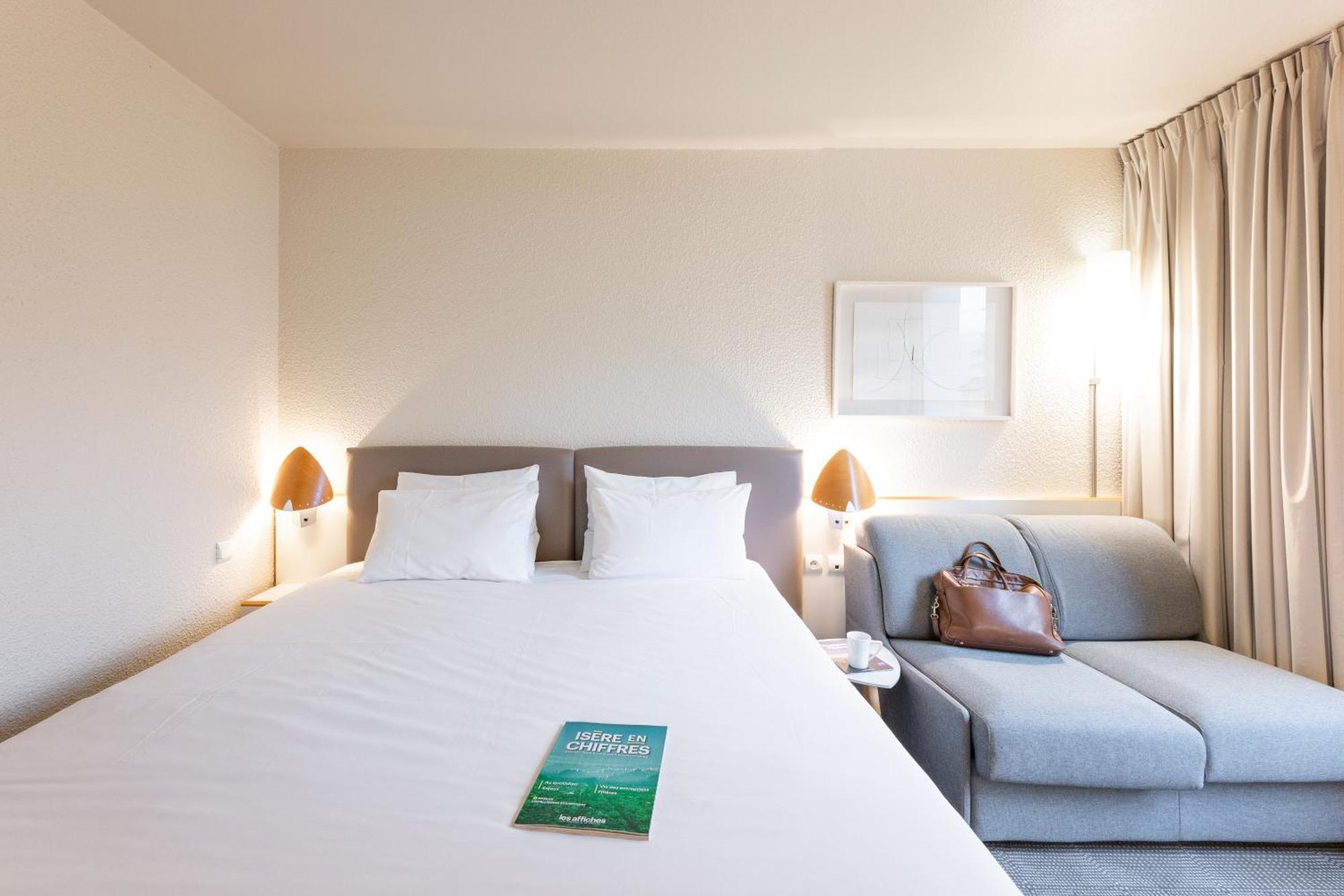 Novotel Grenoble Nord Voreppe Esterno foto