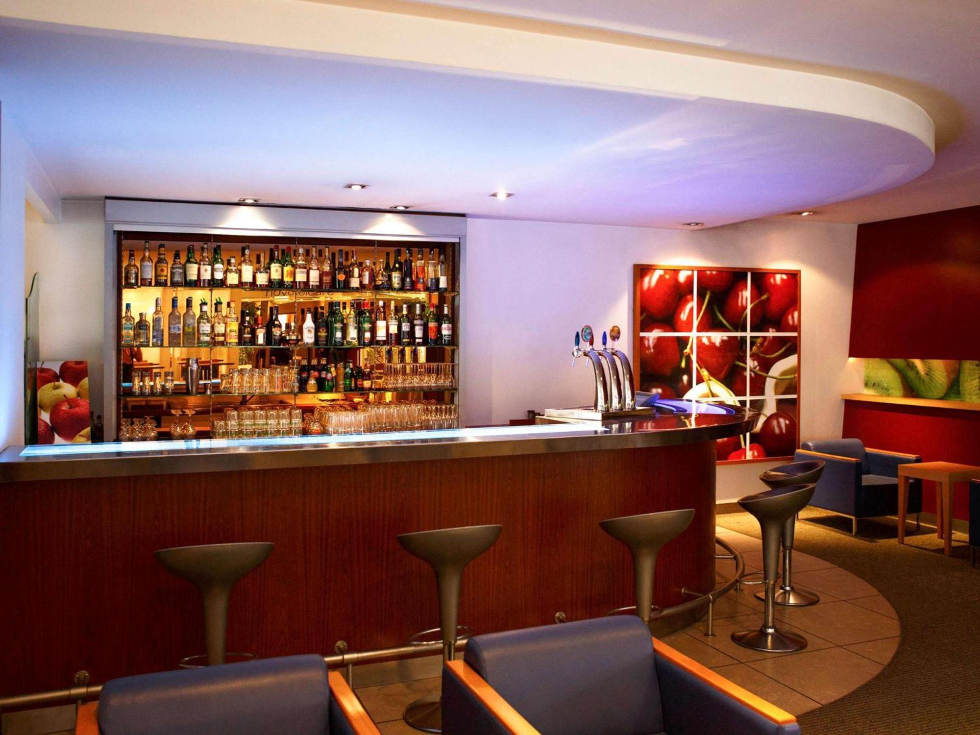 Novotel Grenoble Nord Voreppe Esterno foto