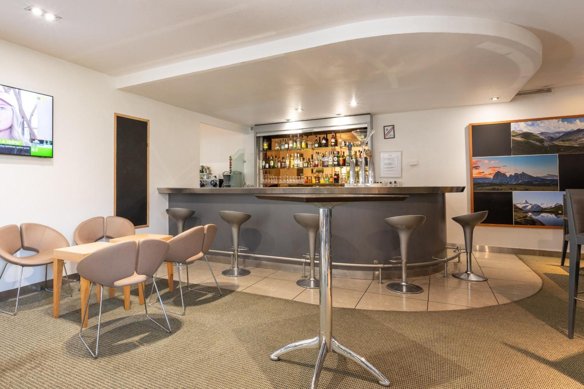 Novotel Grenoble Nord Voreppe Esterno foto
