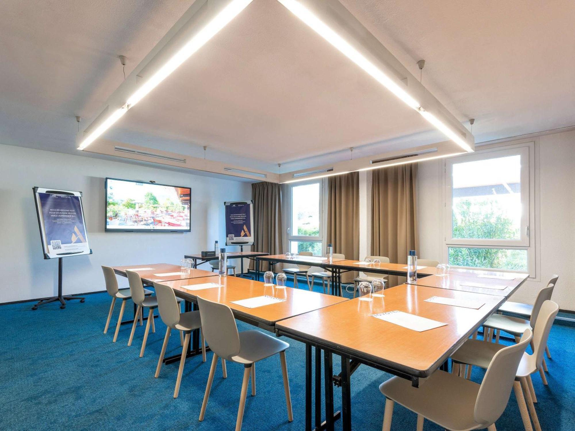 Novotel Grenoble Nord Voreppe Esterno foto